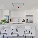Stunning With Private Pool *