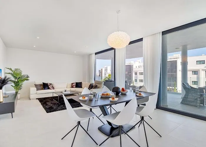 Stunning With Private Pool Appartement *