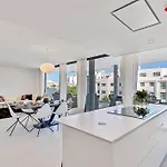 Stunning With Private Pool Appartement *