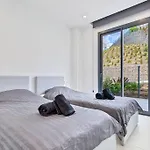 Stunning With Private Pool Appartement