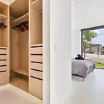 Stunning With Private Pool