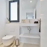 Stunning With Private Pool *
