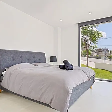 Stunning With Private Pool Apartment *