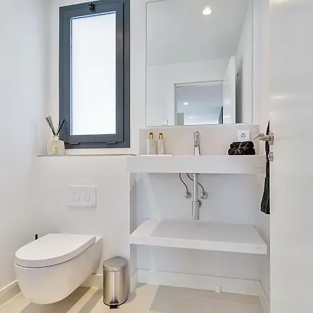 Stunning With Private Pool *